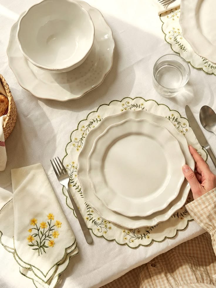 Everyday tableware