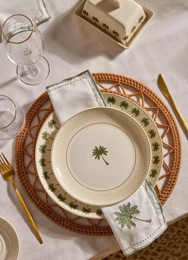 Shared dining setting