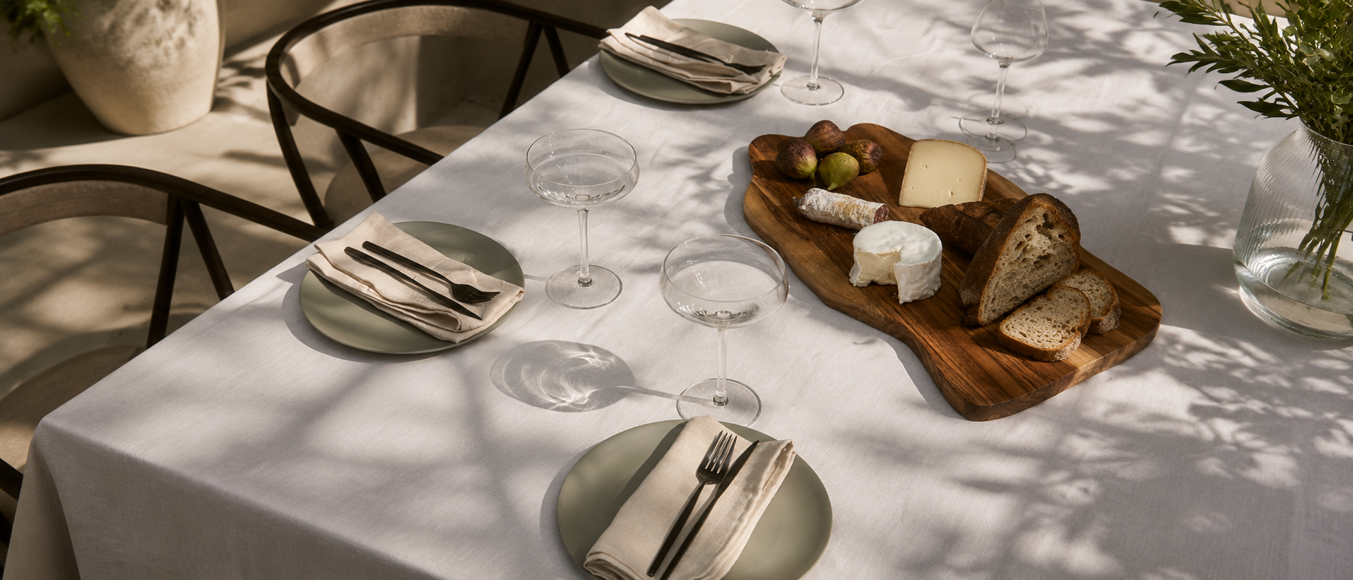 Detailed view of everyday dinnerware