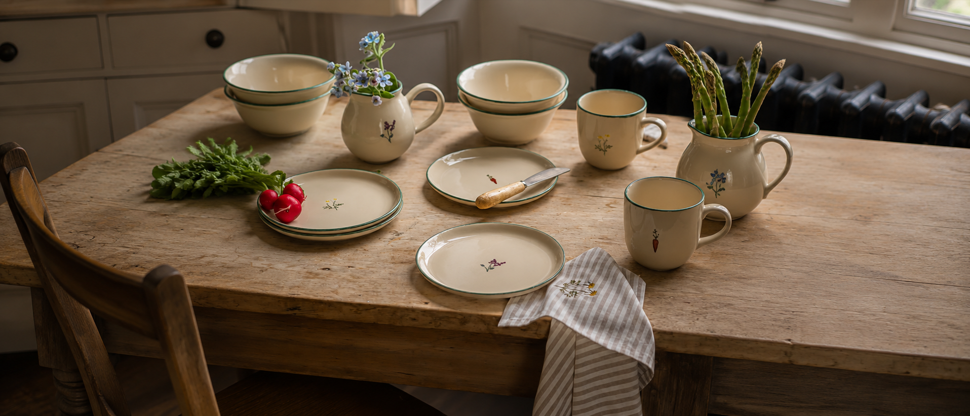 Everyday table setting with dinnerware